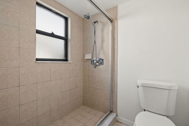 Building Photo - JK - Gulf access with dock and lift Boaters and Canal View Lover's Delight - 2 bedroom 2 bathroom...