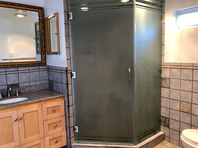 Building Photo - 1727 Franklin St