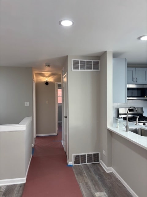 Building Photo - 201 E Rose St