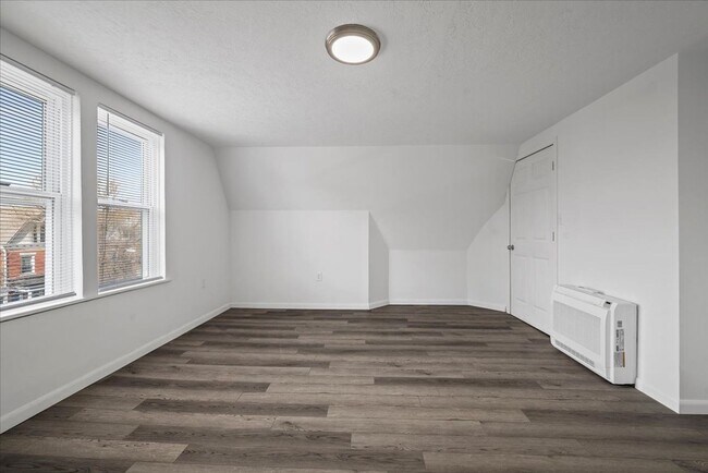 Primary Photo - 612 N St Clair St