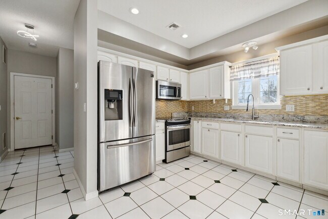 Building Photo - 65 Fitch Meadow Ln