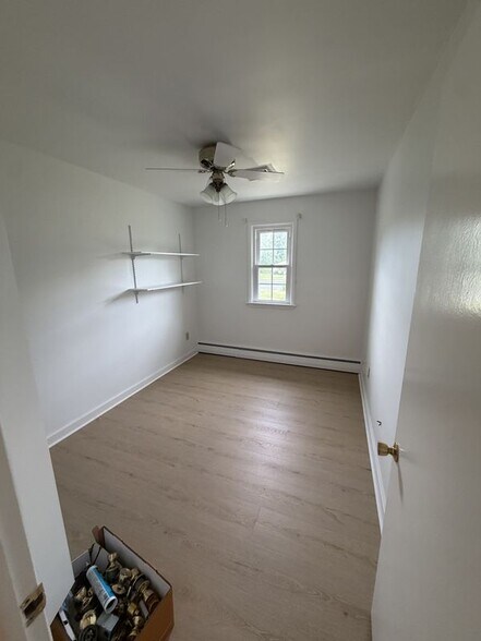 Building Photo - 5391 Chapmans Rd