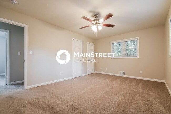 Building Photo - 4 Bedroom Pet-Friendly Home in Decatur, GA with Main Street Renewal