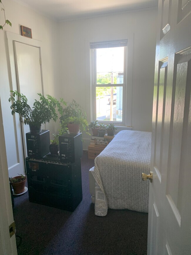 Building Photo - 125 Manhattan Dr