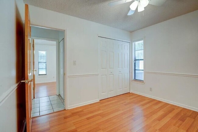 Building Photo - 3/2 POOL home in Harbor Estates Stuart--No HOA & Lots of Parking!