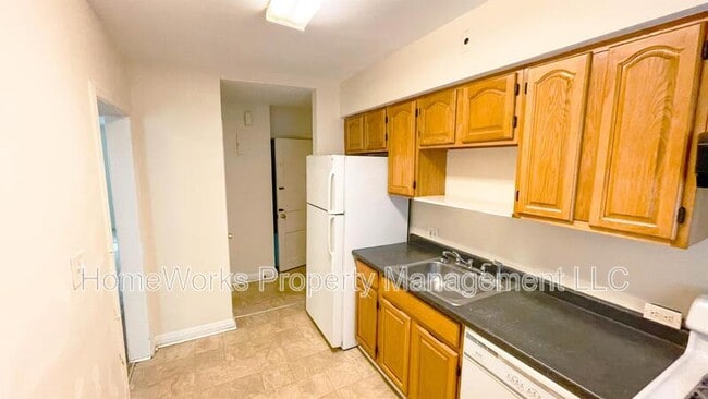 Building Photo - 4012 Clarks Ln