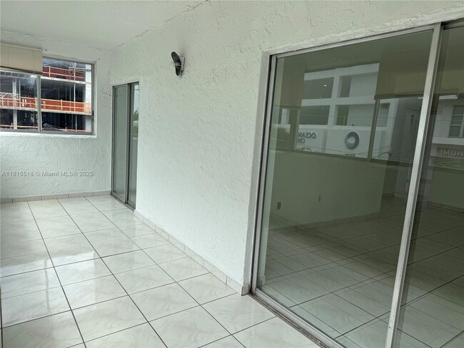 Building Photo - 750 NW 43rd Ave