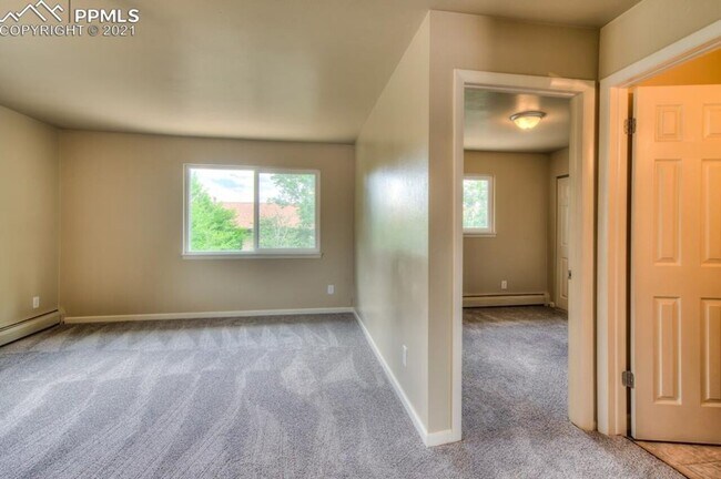 Building Photo - 1197 Cree Fourplex