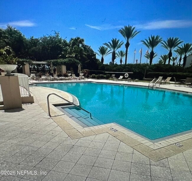 Building Photo - 400 E Bay St