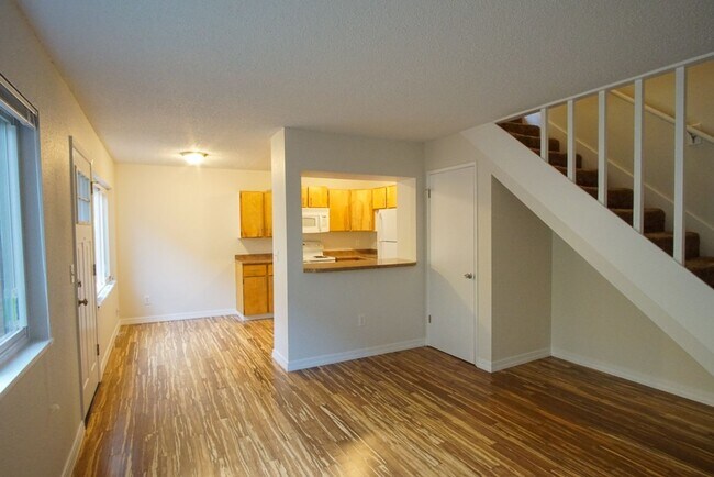 Primary Photo - Nicely Renovated Townhome in Adorable Broo...