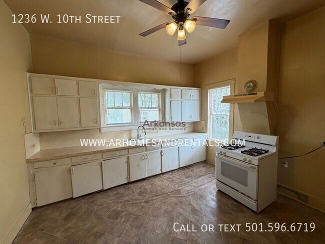 Building Photo - 1236 W 10th St