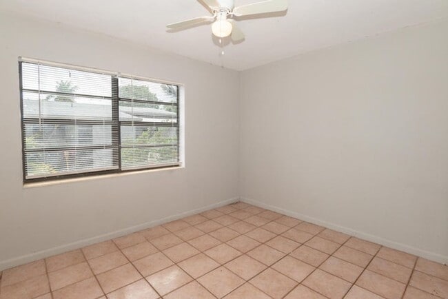 Building Photo - 1491 NW 1st St