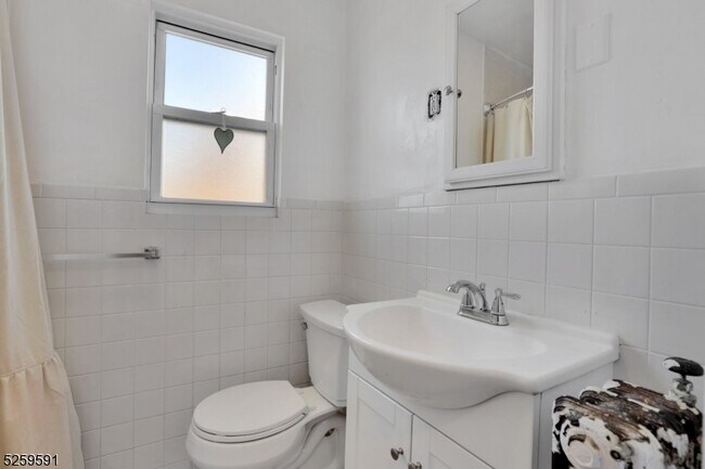 Building Photo - 65 10th St