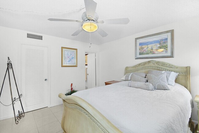 Building Photo - 3412 NE Causeway Blvd