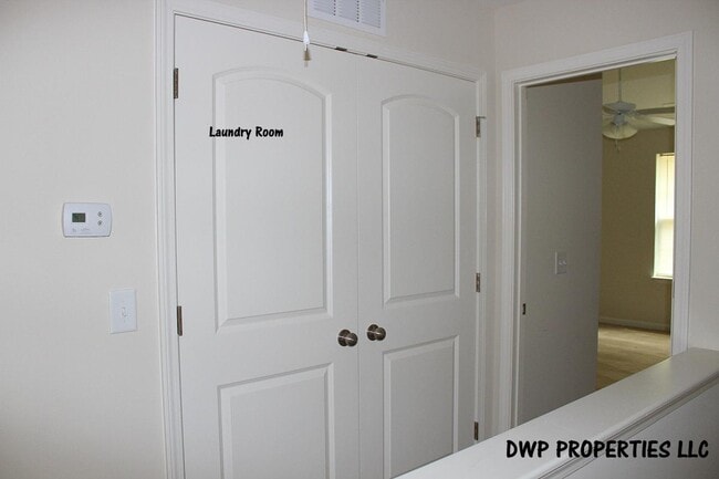 Building Photo - 4245 Youngstown Dr