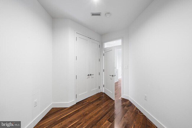 Building Photo - 621 S 24th St