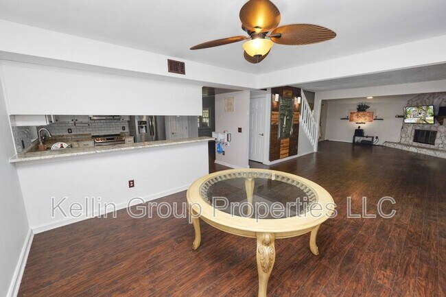 Building Photo - 9934 Peninsular Dr
