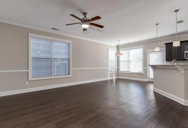 Building Photo - Like-new home located at the heart of the ...