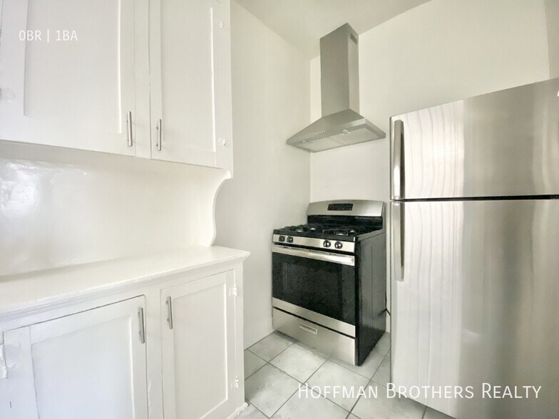 Building Photo - 563 Heliotrope Dr