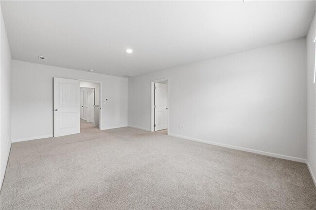 Building Photo - 6000 Screech Owl Dr