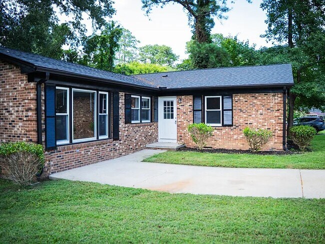 Building Photo - 914 Edison Rd