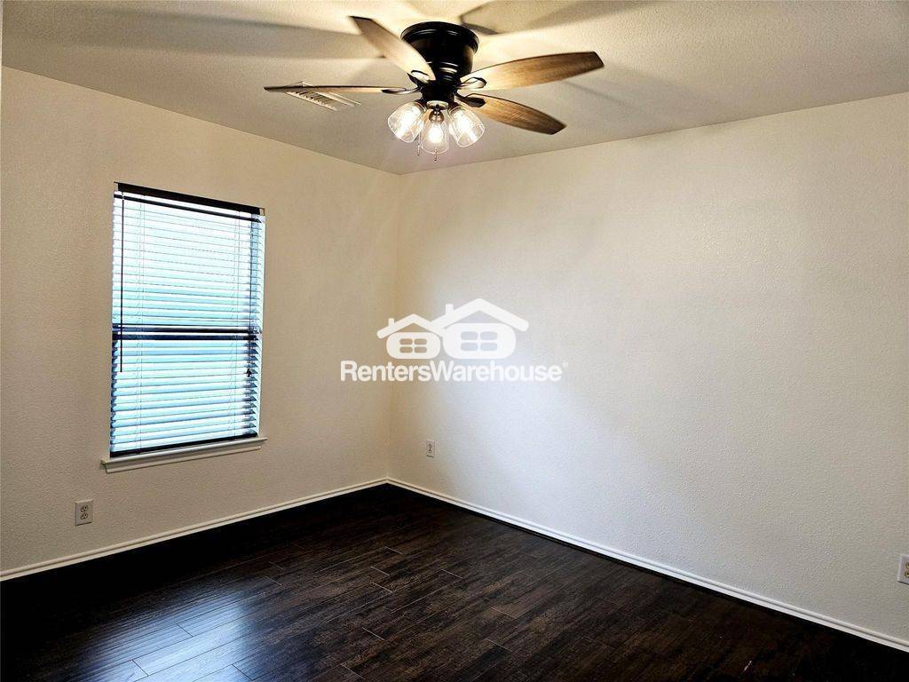 Building Photo - 8039 Ellinger Ln