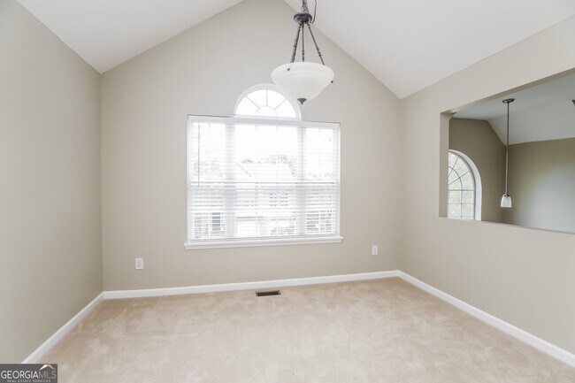 Building Photo - 3012 Edgefield Dr SW