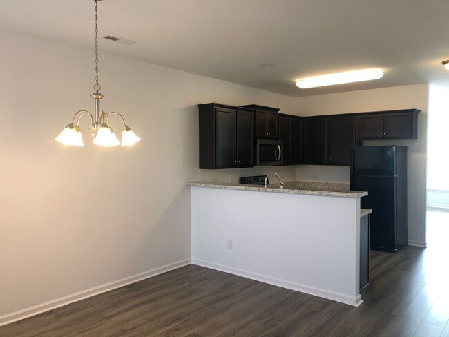 Building Photo - Townhouse for Rent In Wyngate