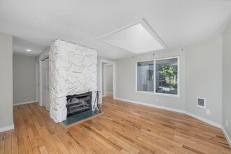 Building Photo - 9th Ct Duplex - AL-2402