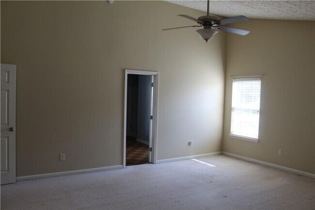 Building Photo - Beautiful 4 BR Home in Brownsburg!