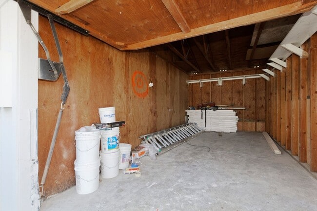 Building Photo - * 2 Weeks Rent Free * 2 Bedroom for Rent