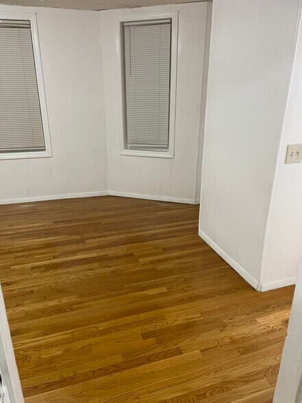 Building Photo - 14 Boston St