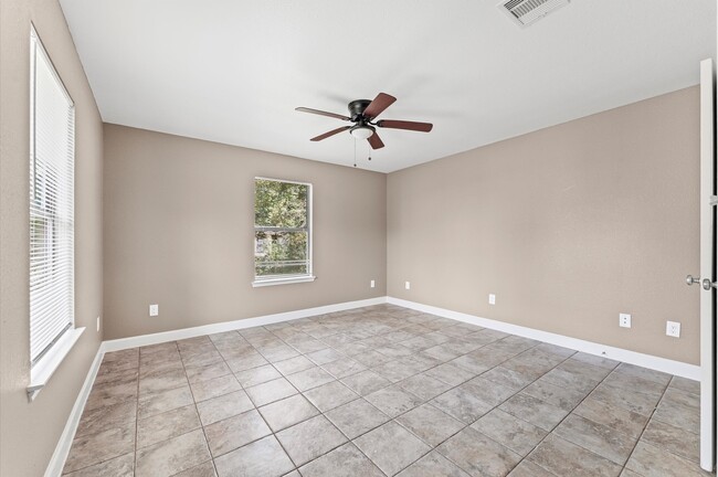 Building Photo - 5107 Gren St