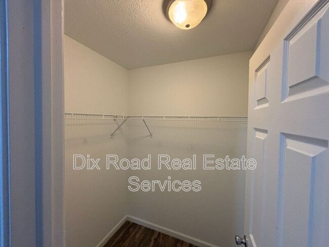 Building Photo - 2516 Resor Rd