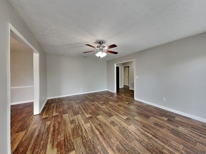 Building Photo - 3994 Pinehurst Valley Dr