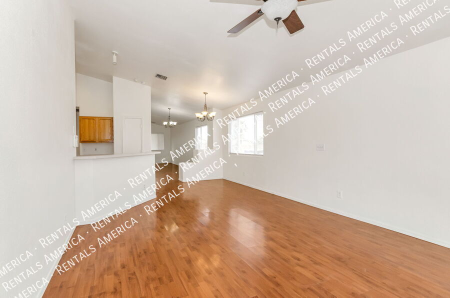 Building Photo - 1202 N Thunder Ridge Dr