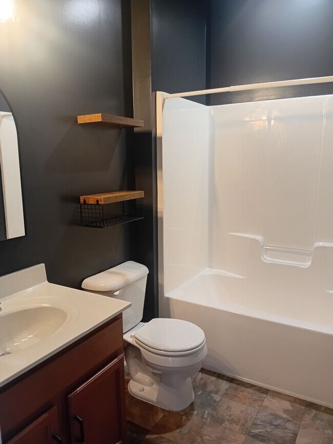 Building Photo - Spring Lake