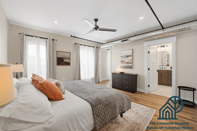 Building Photo - Furnished 2-Bedroom, 2-Bath Apartment on Connecticut St