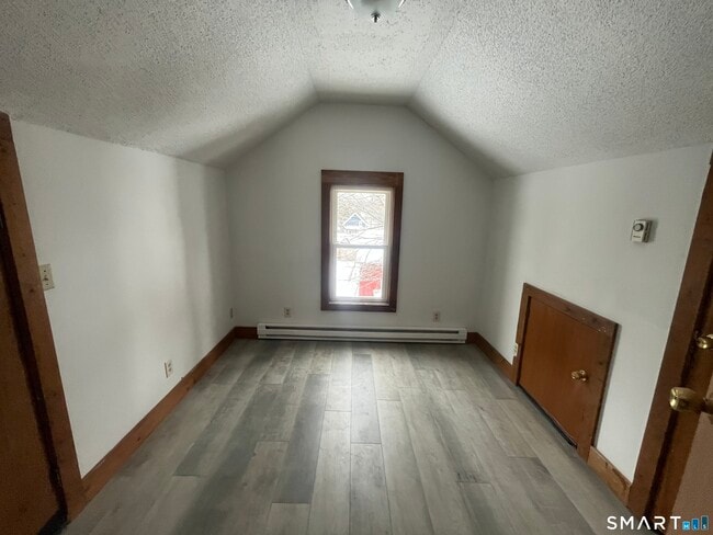 Building Photo - 211 Park St