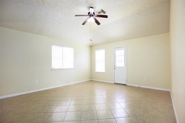 Building Photo - 8410 Taraglen Ct