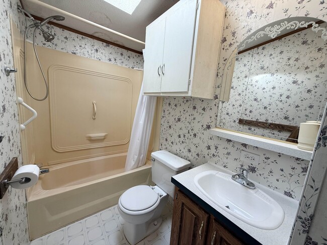 Building Photo - 531 Daniel Webster Hwy