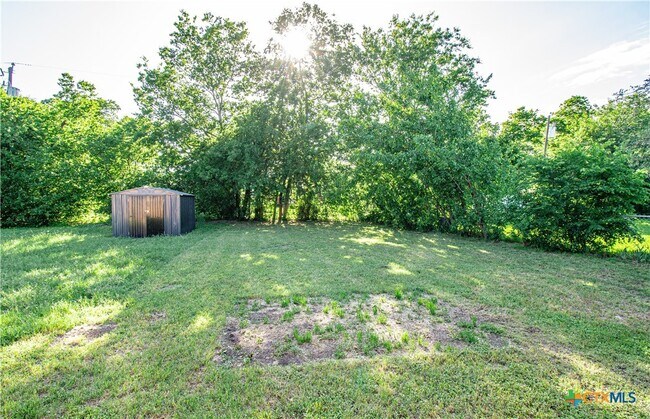 Building Photo - 1610 Indian Trail