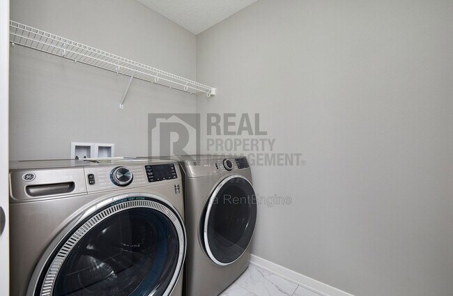 Building Photo - 9654 Turnpoint Dr