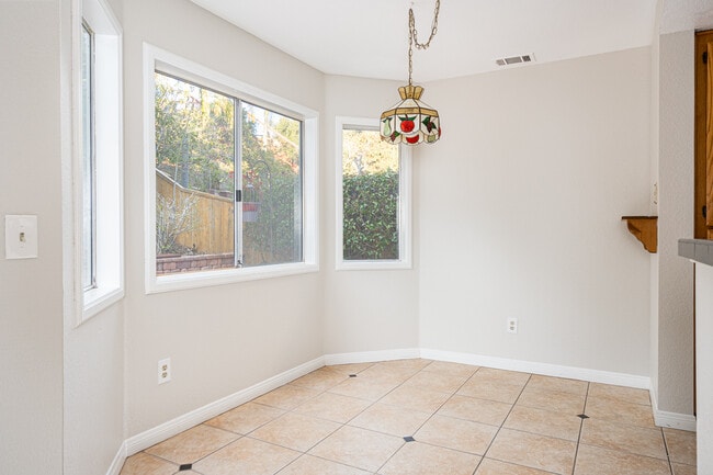 Building Photo - 9244 Calle De Vista Oeste