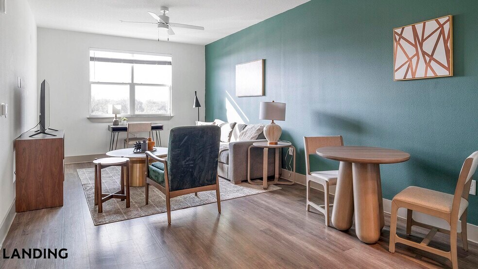 Building Photo - 2995 Railside Lp