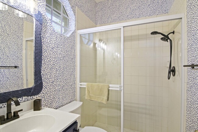 Building Photo - 2771 Twin Oaks Way