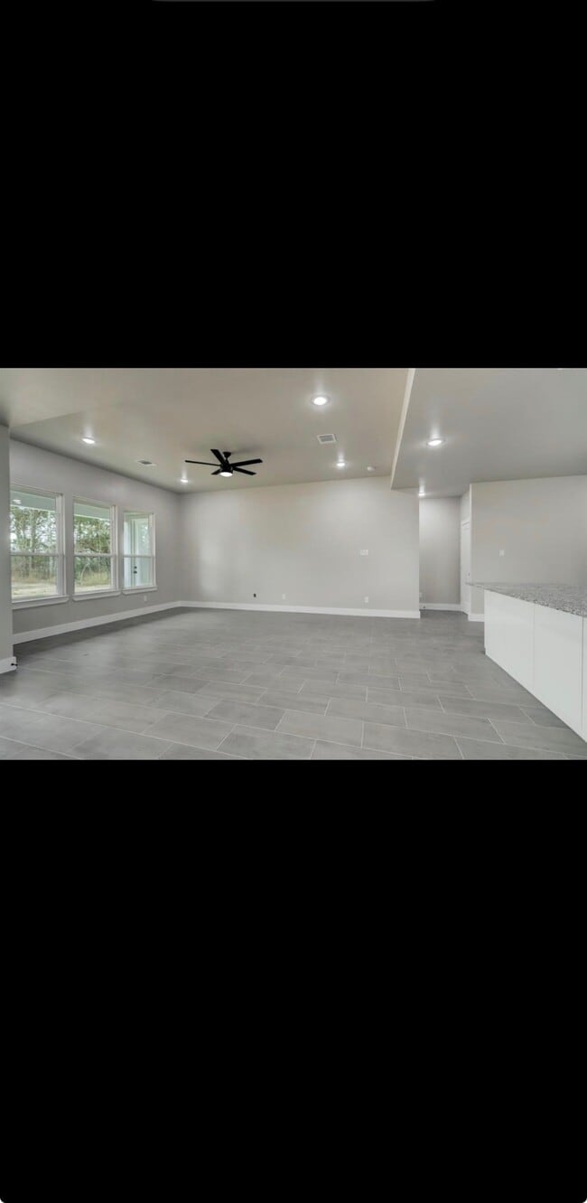 Building Photo - 884 Rd 5203