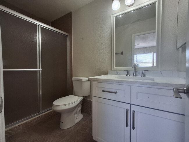 Building Photo - 11096 Royal Palm Blvd