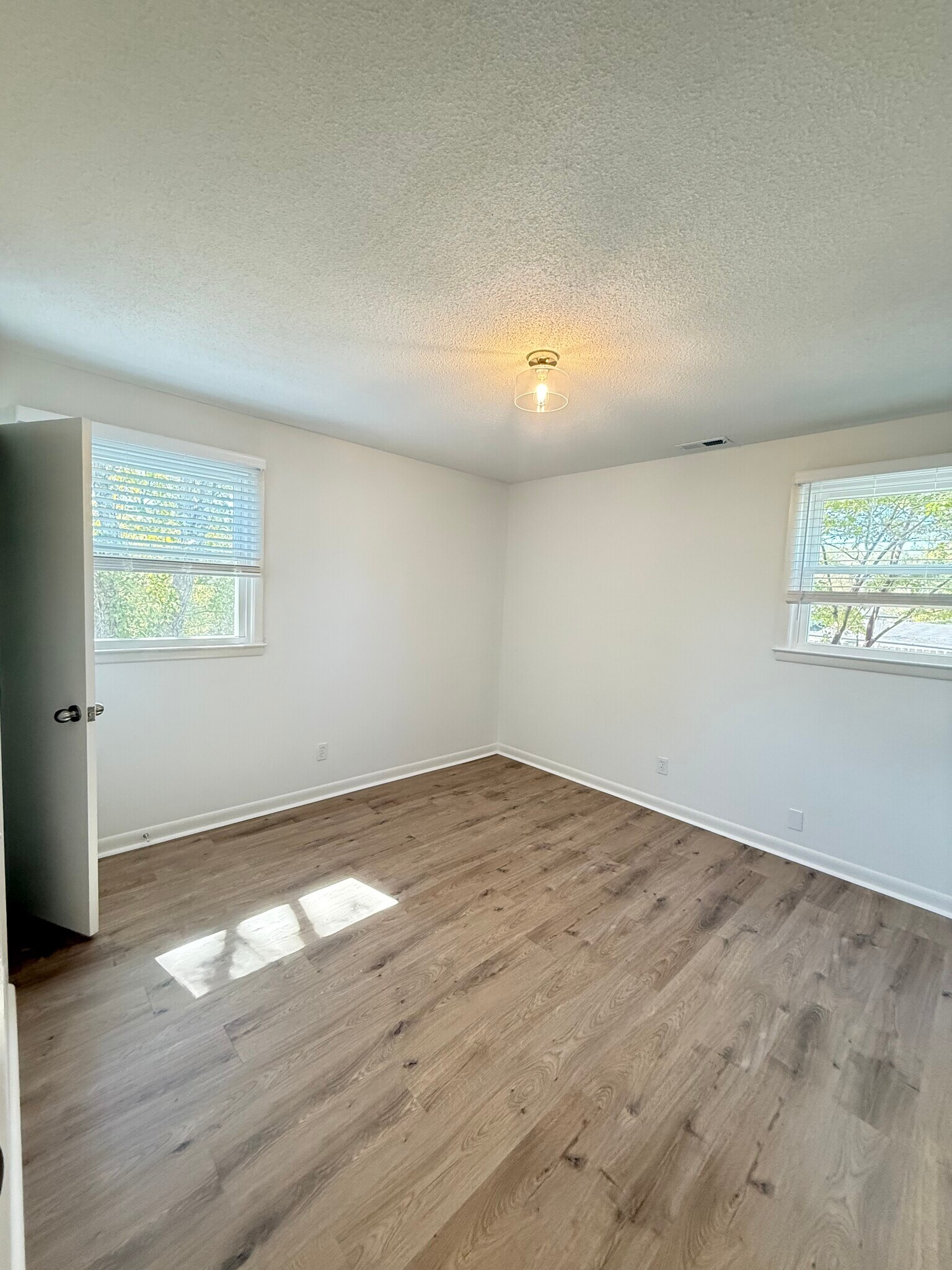 Building Photo - 214 Rosehill Dr