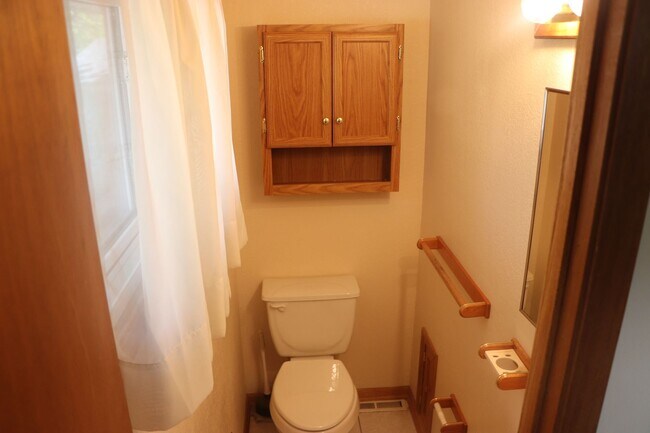 Building Photo - 405 Hamilton St